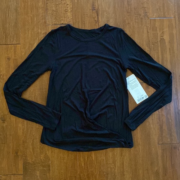 Lululemon Black Serene Saturday Long Sleeve Top T-Shirt Sz 4 - Picture 2 of 9